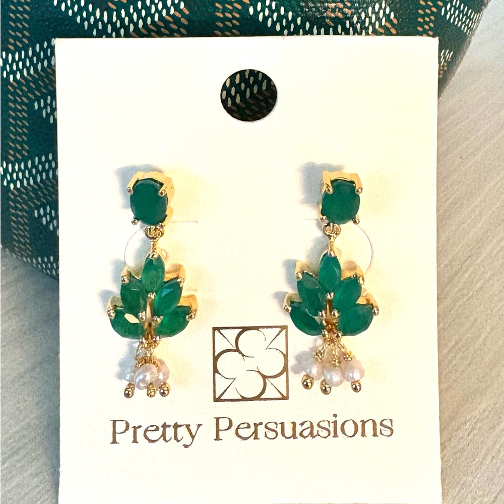 Pretty Persuasions emerald green onyx earrings made in France… brand NEW!